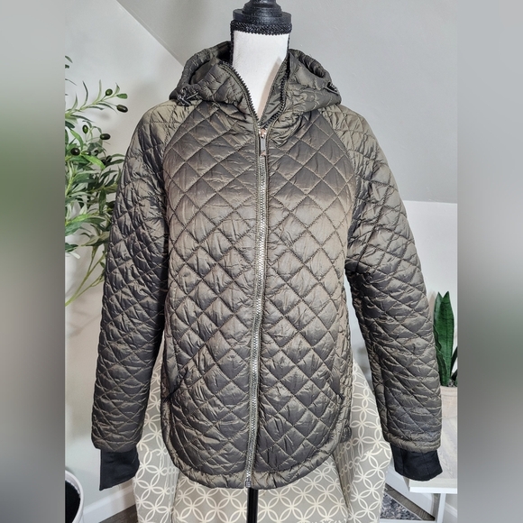 BCBGMAXAZRIA Puffer Jacket Hooded Outerwear Coat Eco-Friendly - Picture 1 of 6